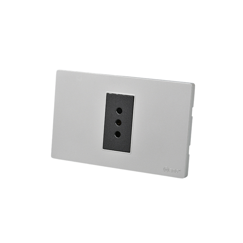 Tomacorriente Simple Puenteado Armado 10A Plateado/Negro SEC