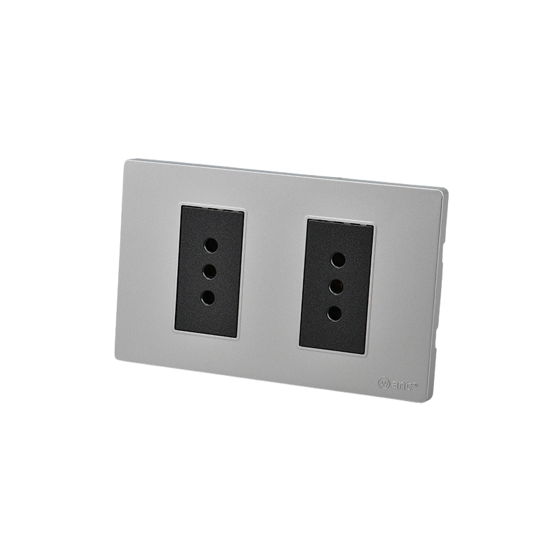 Tomacorriente Doble Puenteado Armado 10A Plateado/Negro SEC