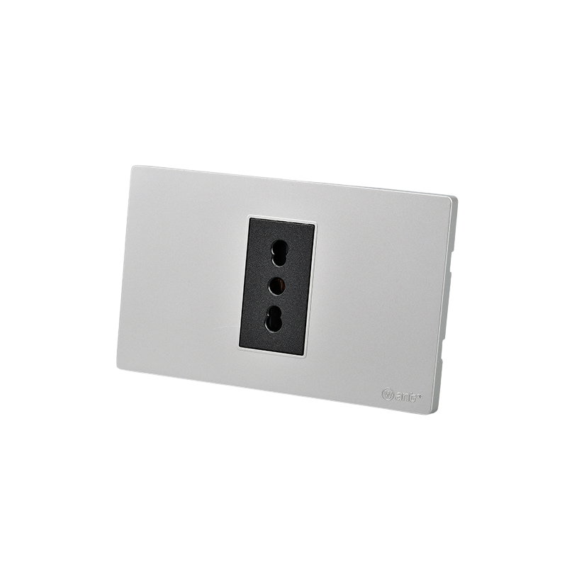 Tomacorriente Simple Puenteado Armado 16A Plateado/Negro SEC