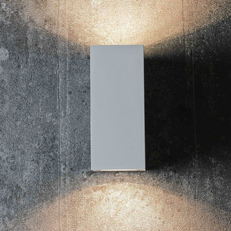 Aplique Doble Cuadrado Porta GU10 IP54 Modelo Kapelle
