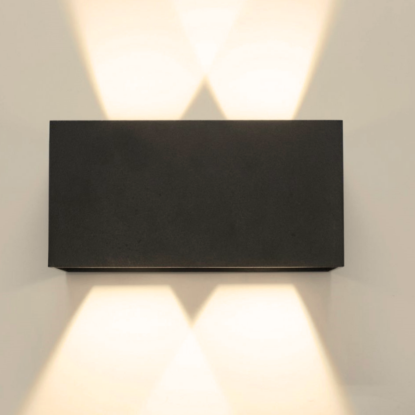 Aplique Led Cuadrado Negro Luz Dirigible 2X6W IP54 Luz Calida 3000K