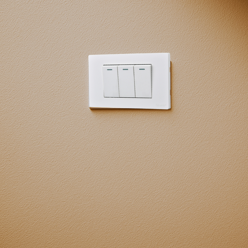 Interruptor Triple Armado 9/12 16A Blanco SEC