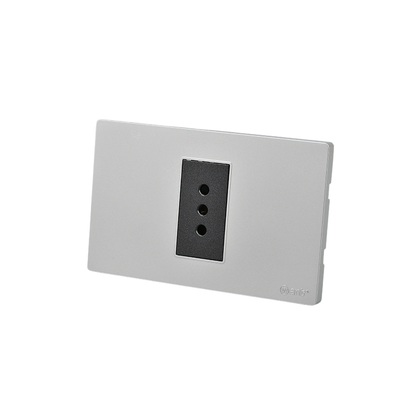 Tomacorriente Simple Puenteado Armado 10A Plateado/Negro SEC