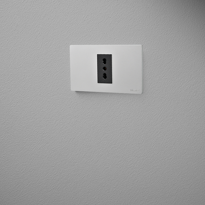Tomacorriente Simple Puenteado Armado 16A Plateado/Negro SEC