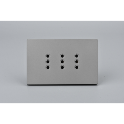 Tomacorriente Triple Puenteado 10A Gris Plano SEC